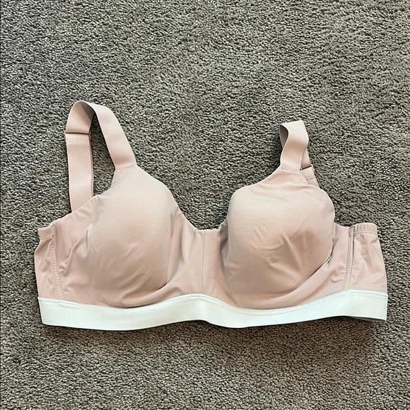 Natori Blush and White Bra - Picture 1 of 7